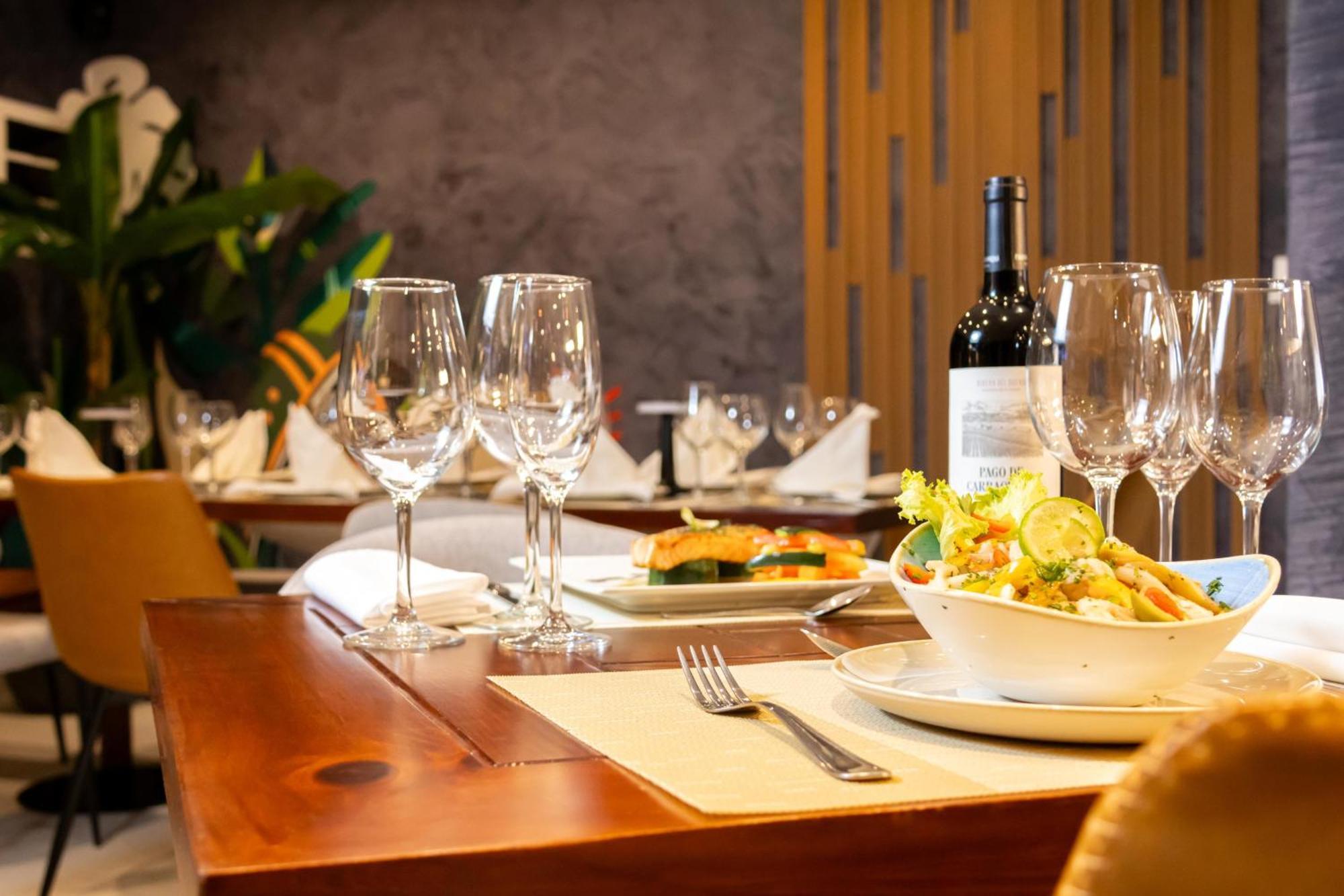 Habana Hotel Y Restaurante 이구에이 외부 사진